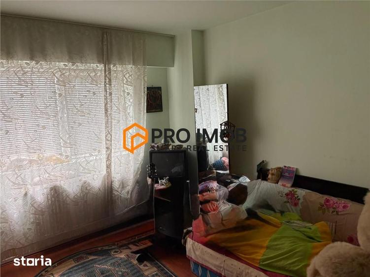 Apartament cu 4 camere decomandat în Unirii Sud