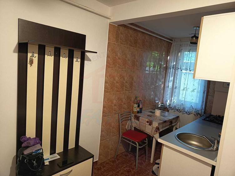 Apartament cu 2 camere semidecomandat în Micro 19