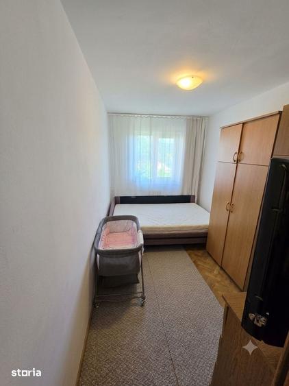 Apartament cu 3 camere în Petrișor