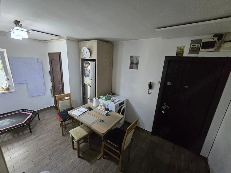 Apartament cu 2 camere semidecomandat, mobilat în Girocului