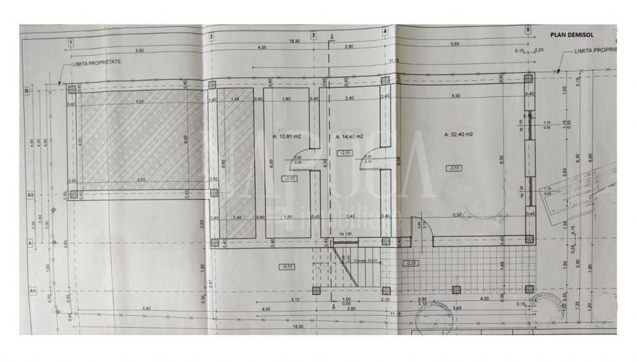 Casă individuală cu 11 camere cu Canalizare în Zorilor