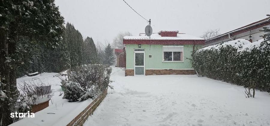 Casă cu 3 camere cu Teren 100 Mp în Central