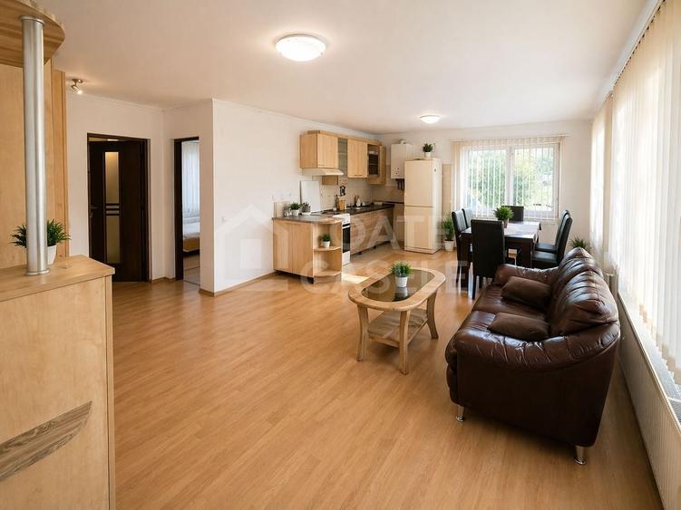 Apartament cu 3 camere decomandat, mobilat în Bună Ziua