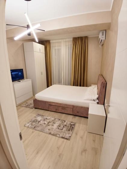 Apartament cu 3 camere decomandat, mobilat în Central
