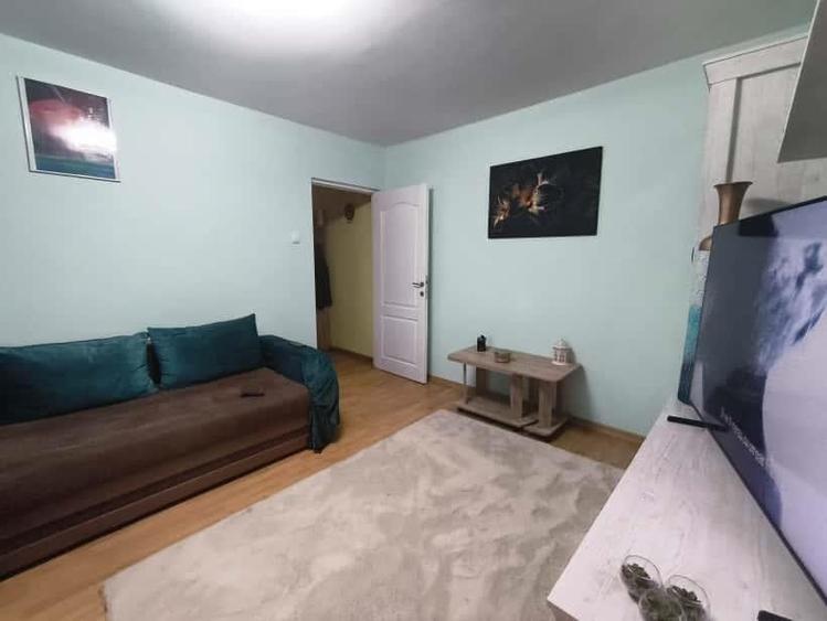 Apartament cu 2 camere semidecomandat, mobilat în 1848