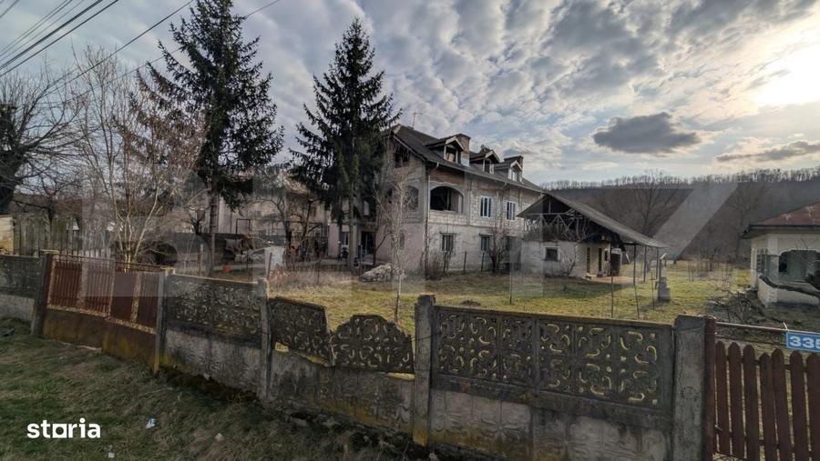 Casă cu 4 camere în Măgura