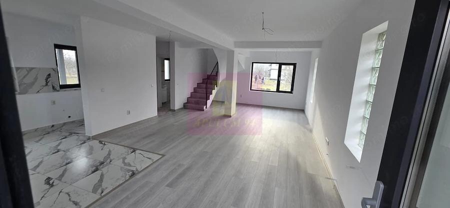Vila de vanzare cu 4 camere in Brebu - 6