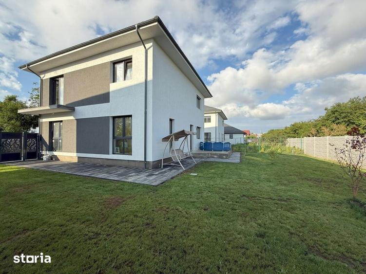 Casă cu 4 camere cu Teren 493 Mp în Corbeanca