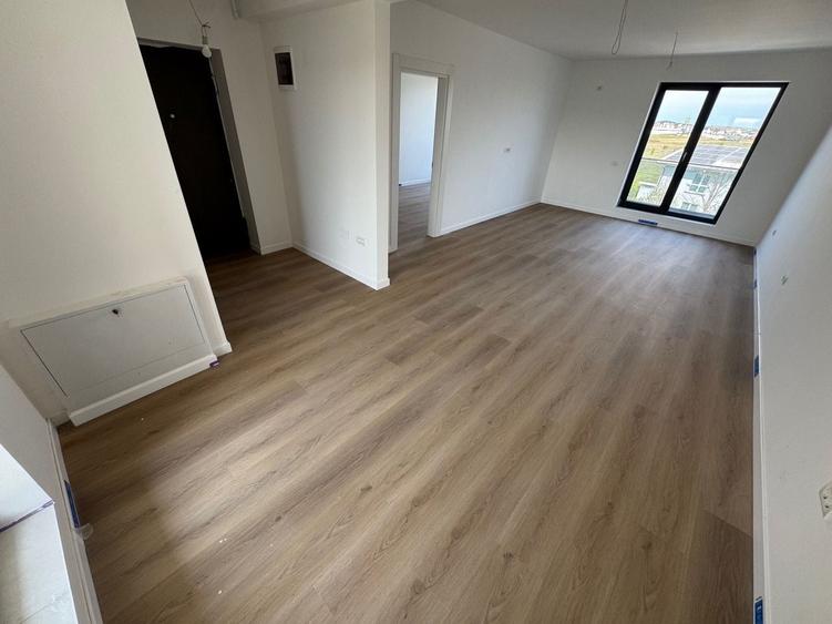 Apartament cu 2 camere decomandat în Est