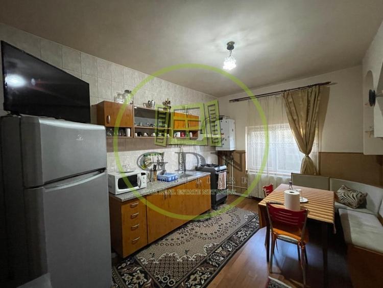 Casă individuală cu 6 camere cu Canalizare în Brestei