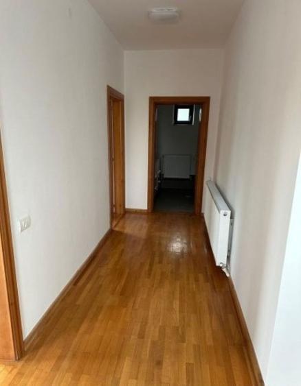 Casă individuală cu 5 camere cu Teren 1000 Mp în Drumul Taberei