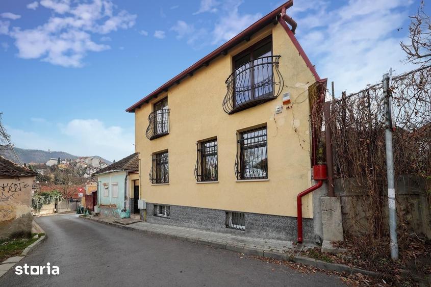 Casă cu 8 camere cu Teren 164 Mp în Bartolomeu