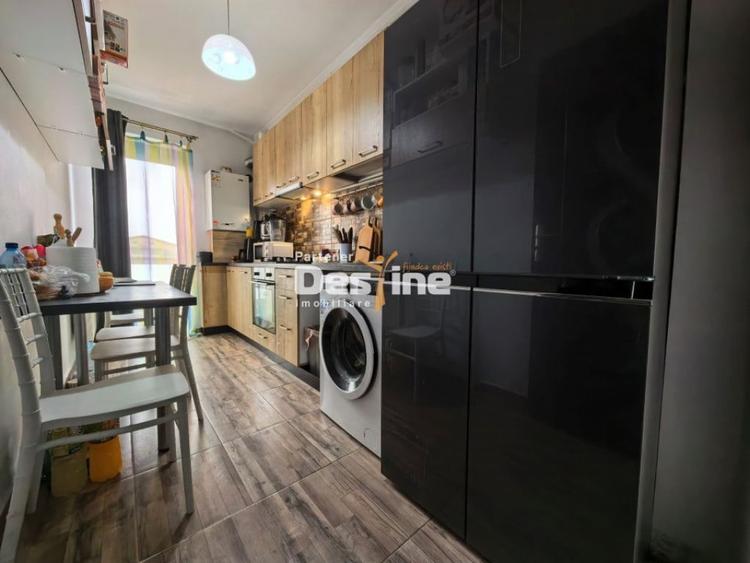 Apartament cu 2 camere decomandat în Valea Adâncă