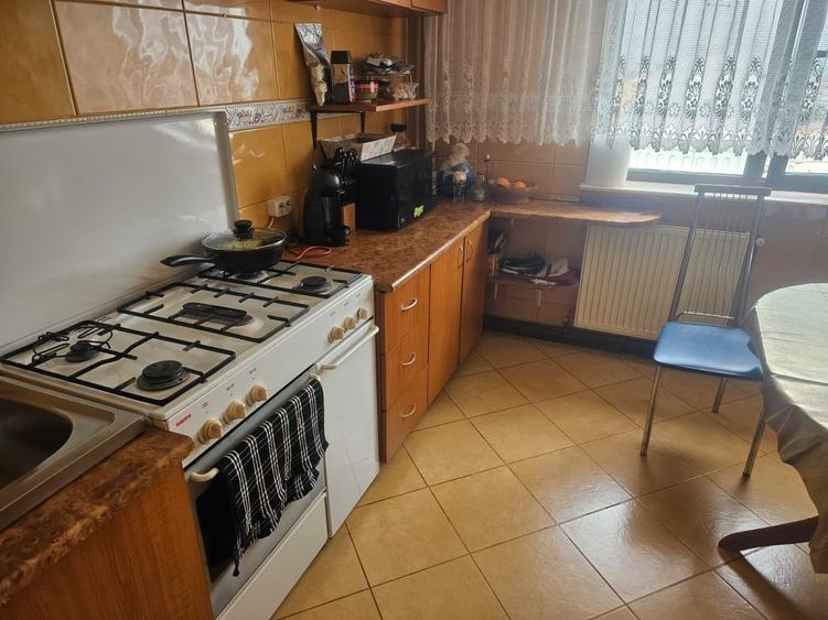 Apartament cu 3 camere decomandat, mobilat în Exercițiu