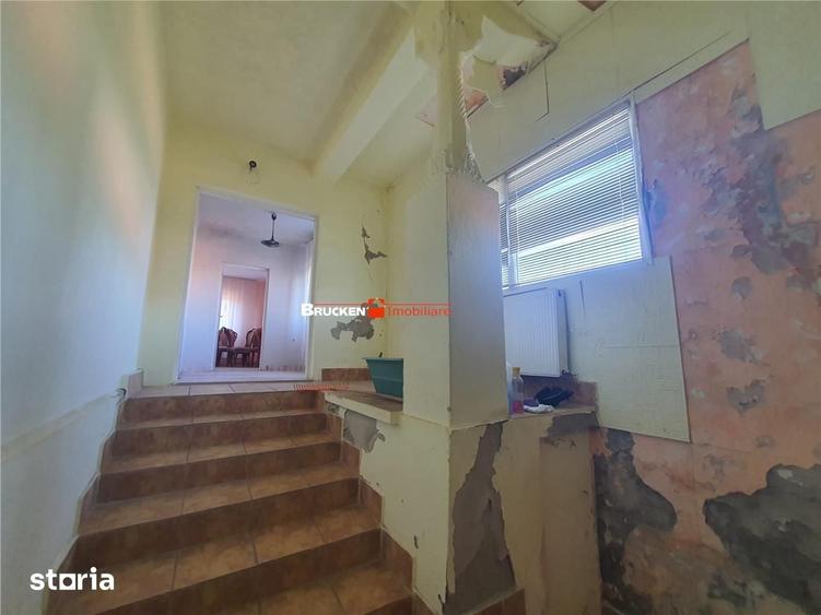 Casă cu 5 camere cu Teren 1463 Mp în Tăut