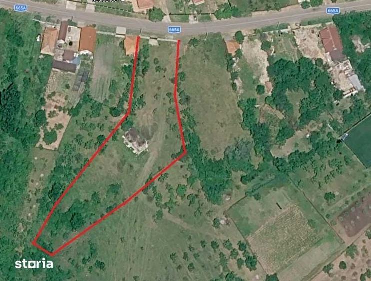 Teren de 3300 mp, în Central