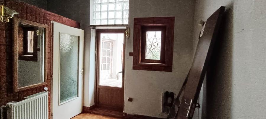 Apartament cu 4 camere semidecomandat în Central