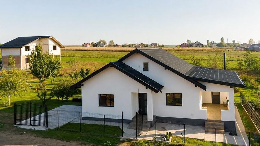 Casă cu 3 camere în Dumești