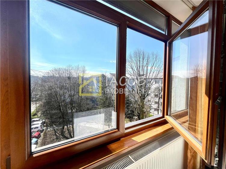 Apartament cu 3 camere decomandat, mobilat în Banca Națională
