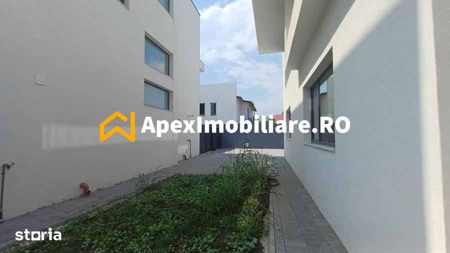 Casă cu 7 camere cu Teren 500 Mp în Central
