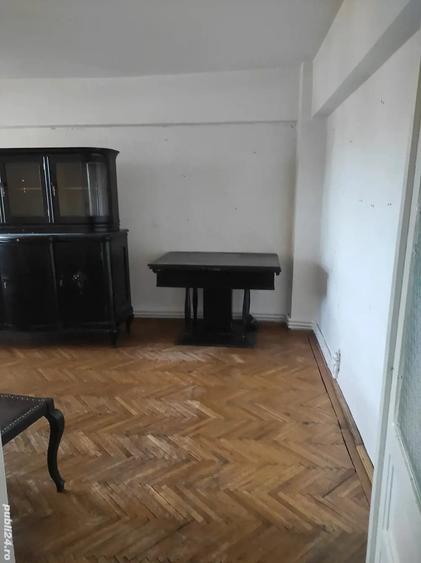 Apartament cu 3 camere decomandat în Decebal
