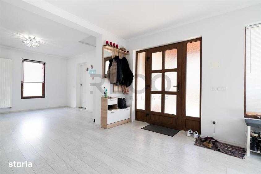 Apartament cu 3 camere în Rontău