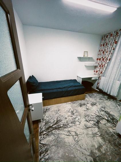 Apartament cu 3 camere decomandat în Nufărul