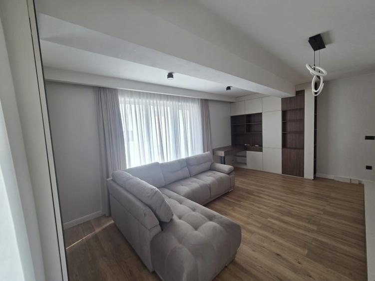 Apartament cu 2 camere decomandat, mobilat în Central