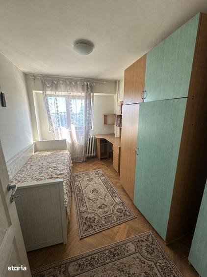 Garsonieră în Roșu