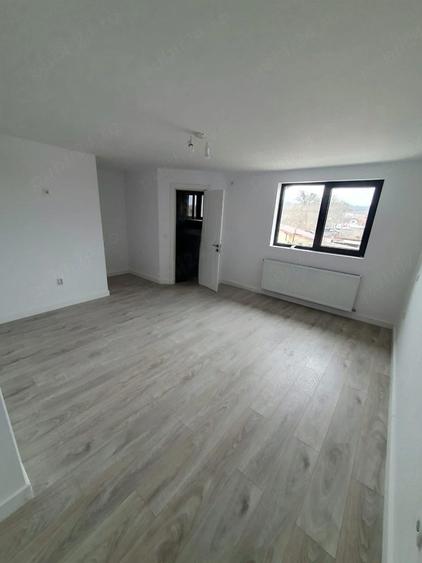 Casă cu Teren 217 Mp în Central