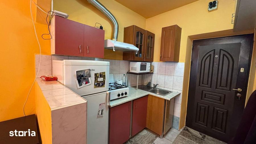 Garsoniera de vanzare, str. Poieni?ei - 11