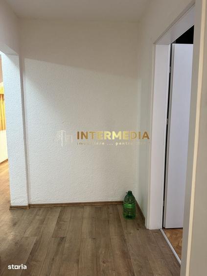Apartament cu 3 camere decomandat în Cetate