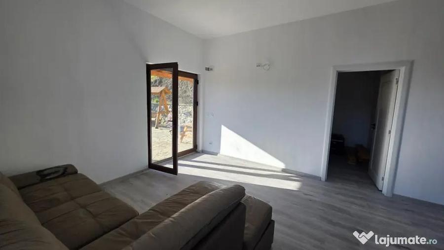 Casa noua 108 mp cu teren 1.890 mp, zona lini?tita - 2