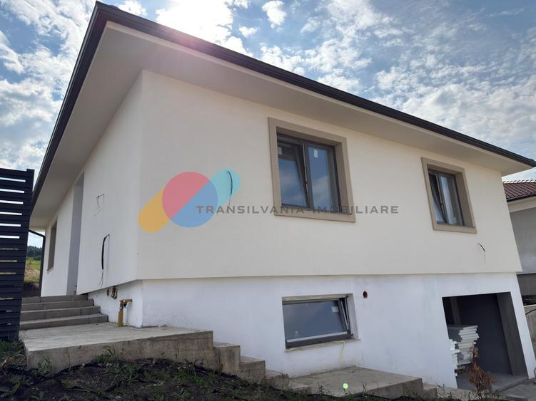 Casă individuală cu 4 camere cu Canalizare în Chinteni