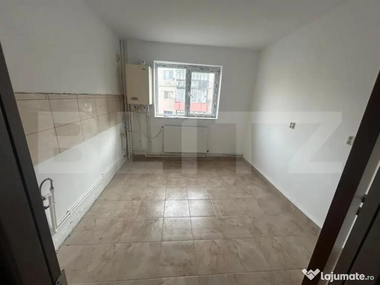 Apartament cu 2 camere semidecomandat în Micro 11