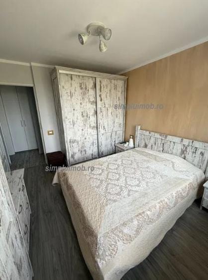 Apartament cu 4 camere semidecomandat, mobilat în Fizicienilor