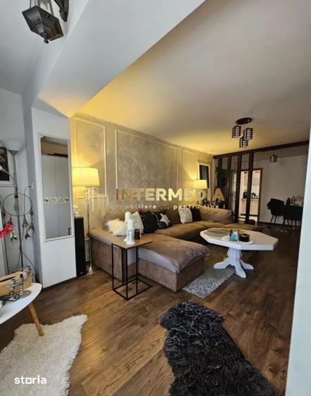 Apartament cu 3 camere decomandat în Cetate