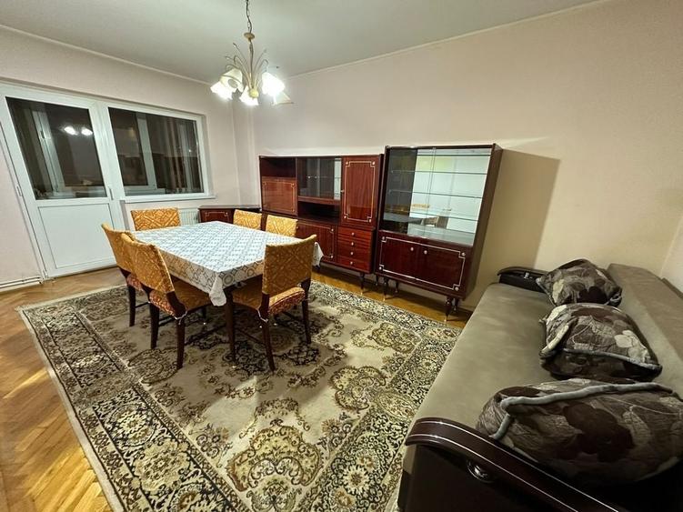 Apartament cu 3 camere în Lotrioara