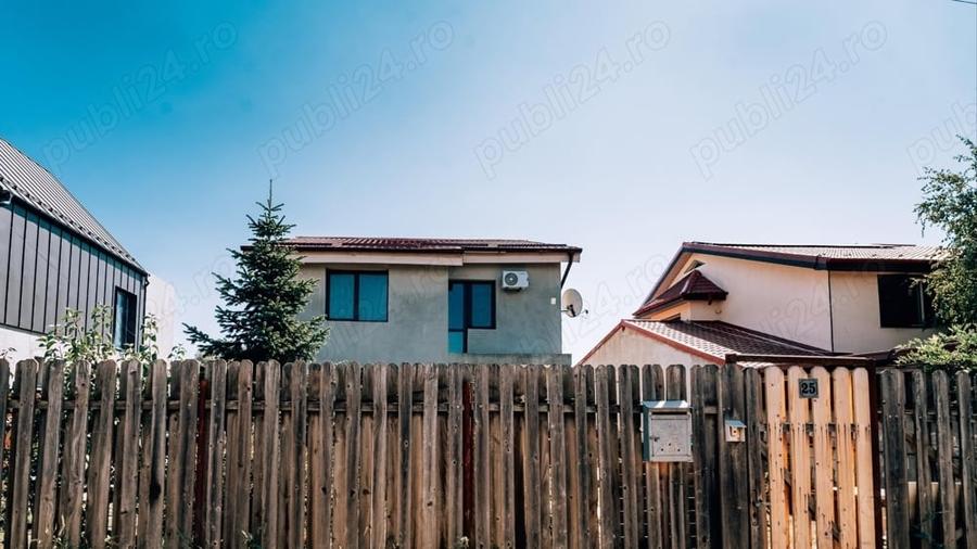 Casă cu 5 camere cu Teren 500 Mp în Sisești