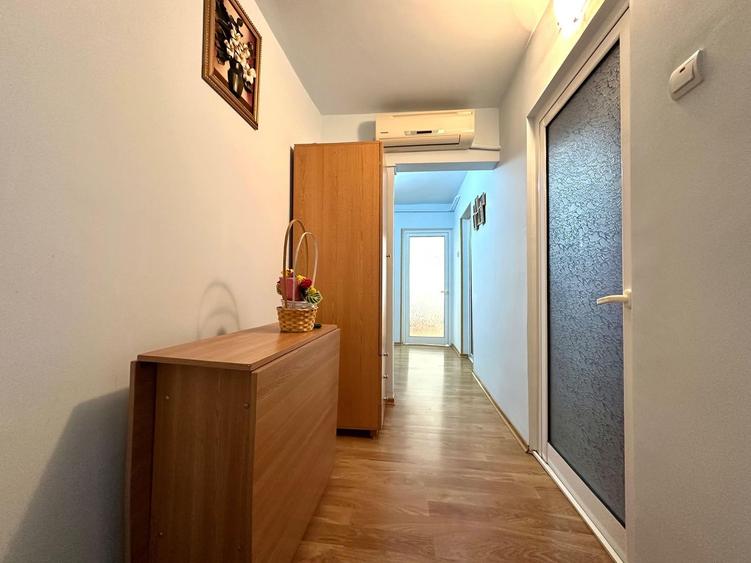 Apartament cu 3 camere decomandat, mobilat în Viziru 3