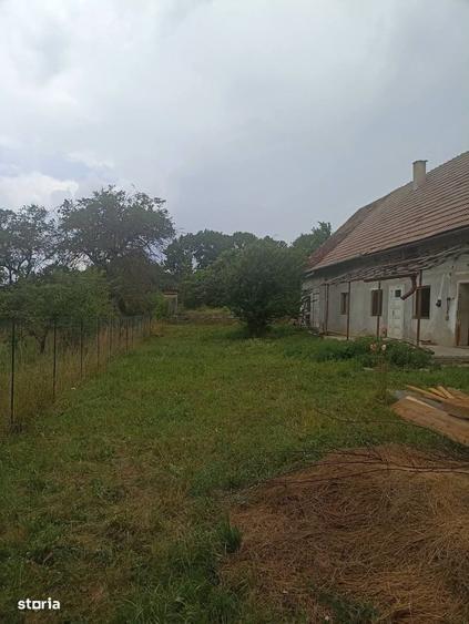 Casă cu 4 camere în Angheluș