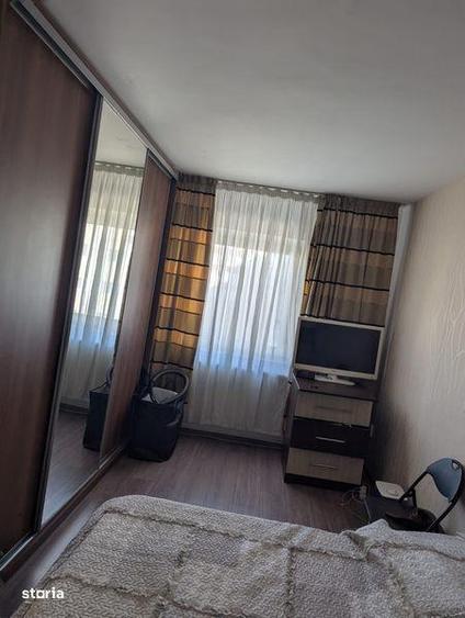 Apartament cu 3 camere semidecomandat în Central