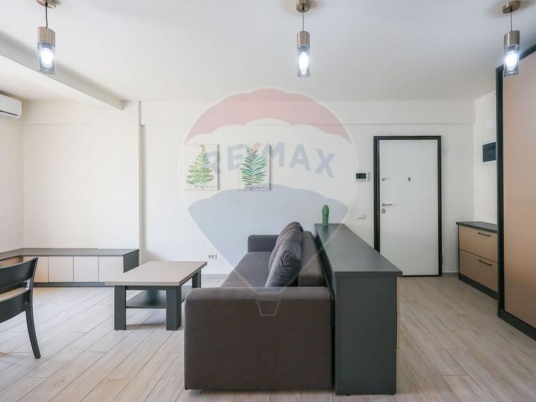 Apartament cu 3 camere decomandat, mobilat în Ultracentral