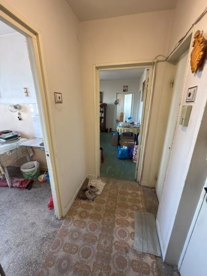 Apartament cu 3 camere semidecomandat în Andrei Mureșanu