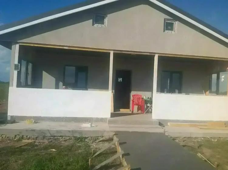 Casă cu 3 camere cu Teren 560 Mp în Frumușani