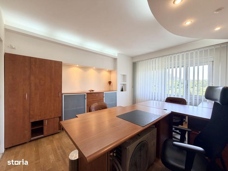 Apartament cu 3 camere decomandat în Libertății