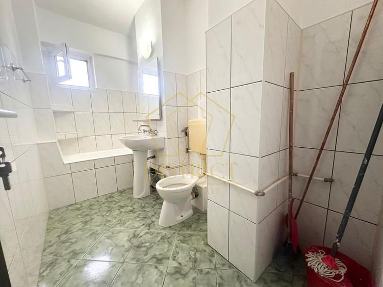 Garsonieră decomandată, mobilată în Soarelui