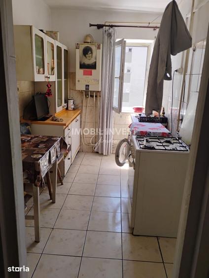 Apartament 2 camere, Cetate-Bulevard, balcon, lift, 65.000 euro - 2