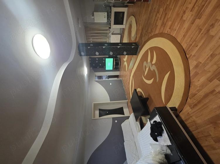 Casă cu 6 camere cu Teren 1100 Mp în Central