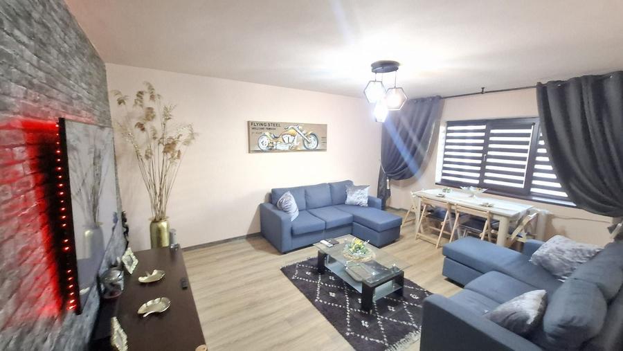 Apartament cu 3 camere decomandat în Sud